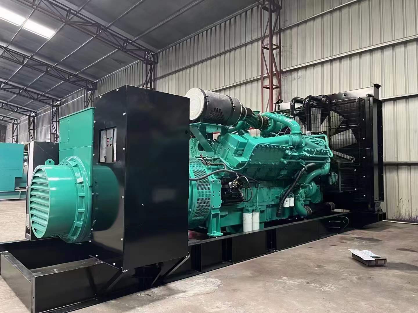 铁西如何降低 800kW 柴油发电机输出电流的波动？