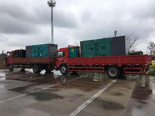 铁西涂抹密封胶后，需要等待多长时间才能安装水冷式机油散热器密封件？